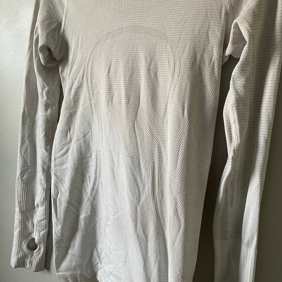 Lululemon Swiftly Tech Long Sleeve Crew in Heathered Silver Fox sz 4 - Picture 9 of 14